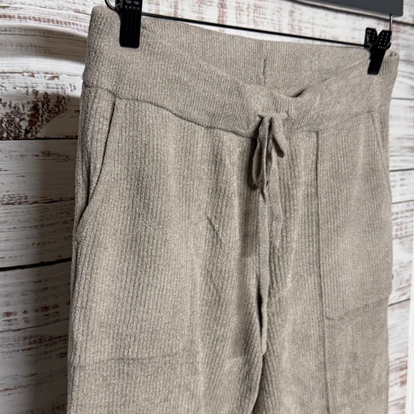 Barefoot Dreams Cozychic Lite Core Spun Jogger Pants Stone - Picture 3 of 6